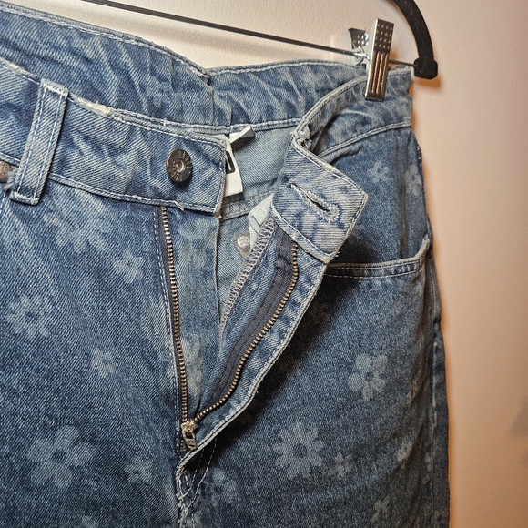 Floral Patterned Blue Jeans - Picture 7 of 12